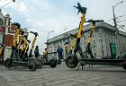 В Новосибирске суд запретил стихийную парковку электросамокатов на улицах